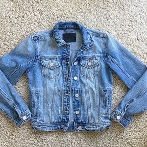 Blank NYC Women’s size Small Denim Jacket Distressed, super cute!